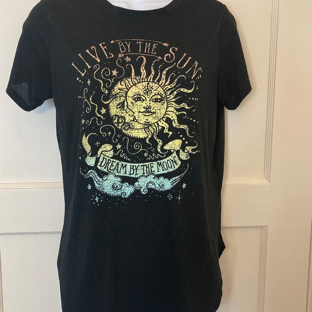 Sun and moon tee